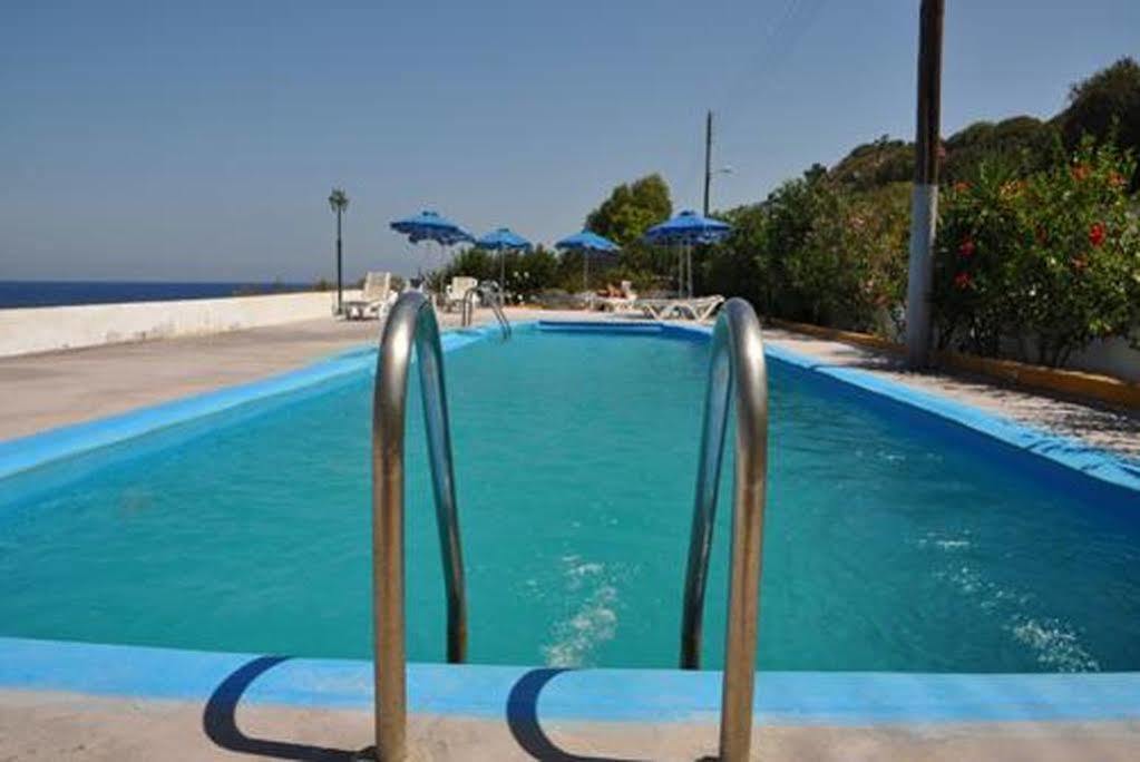Haritos Hotel - Geothermal Hot Swimming Pool Mandrákion Екстериор снимка